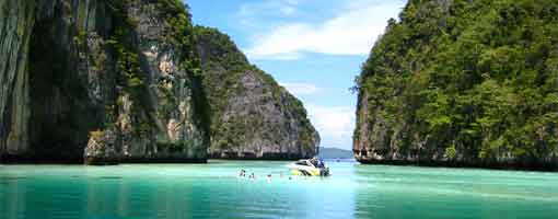 Loh Sama Bay