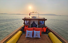 Charter Longtail Boat Jamesbond Khai : JC Tour